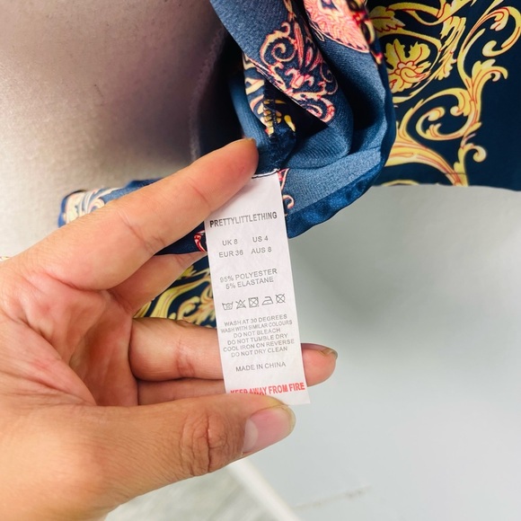 Pretty Little thing Baroque Gold Chain Wrap Crop Midi Top - Picture 4 of 6